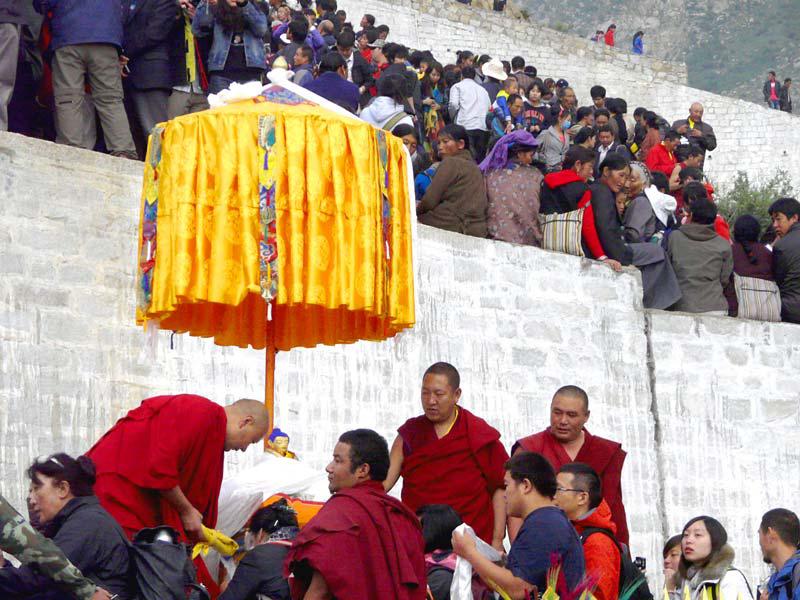 le festival du Shoton  au Tibet 